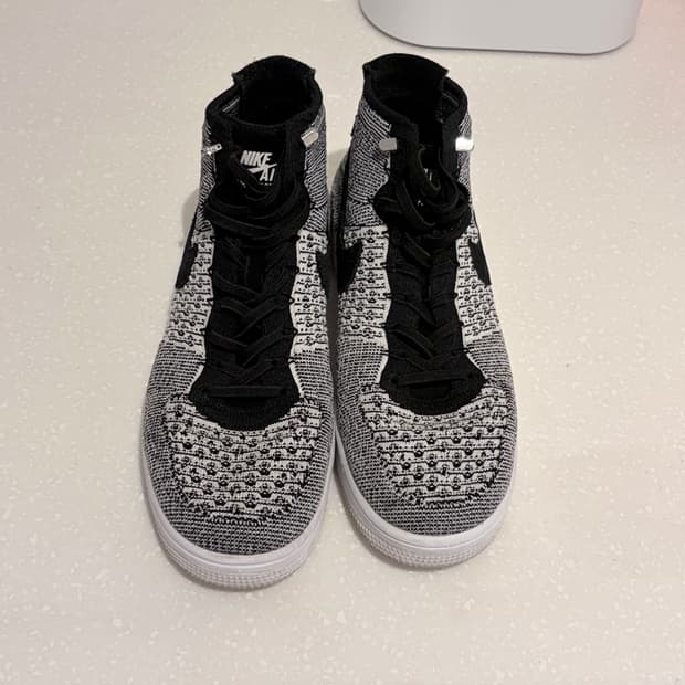 [실사이즈 260] 나이키 에어포스 플라이니트 미드 (표기 250) 무료