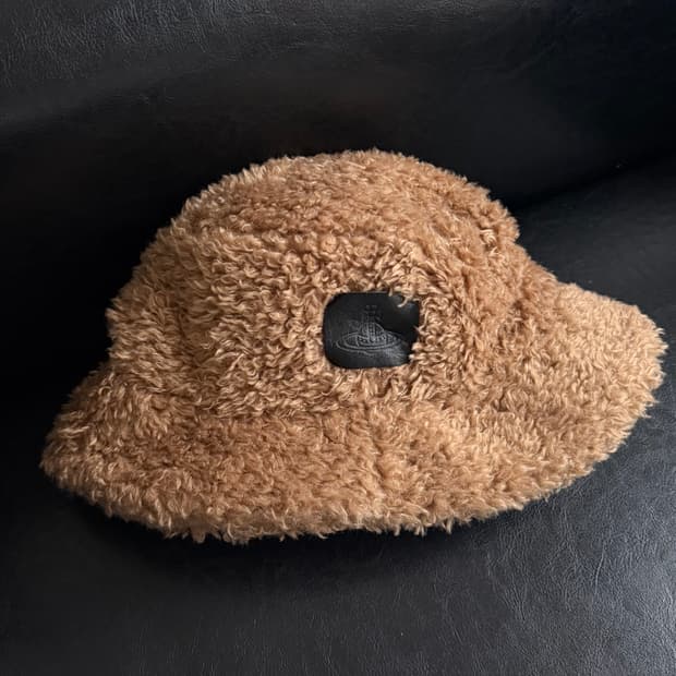 비비안웨스트우드 버킷햇