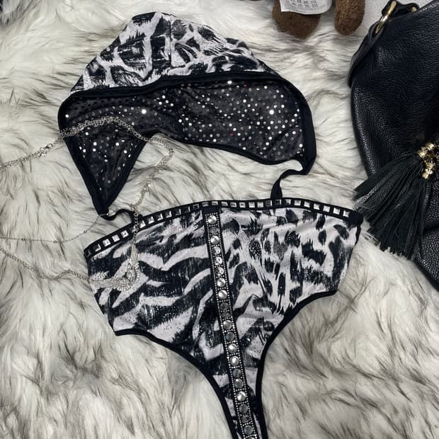 Zebra 지브라 스터드 후드 탱크탑