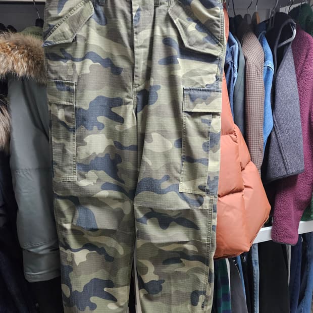 아웃스탠딩 밀리터리 바지 판매합니다 M사이즈