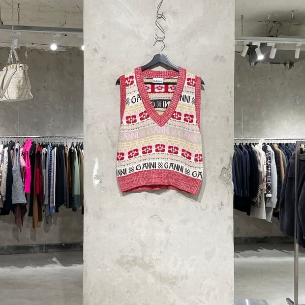 가니 믹스 로고 V넥 울 니트 베스트