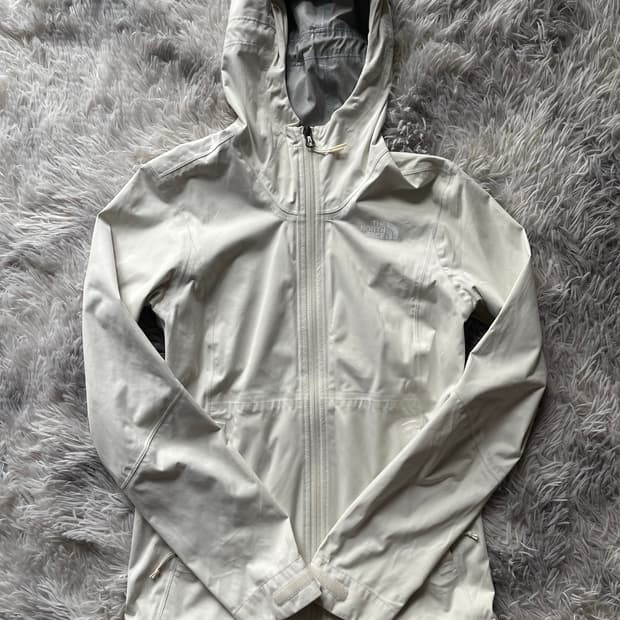 노스페이스 화이트 바람막이 자켓