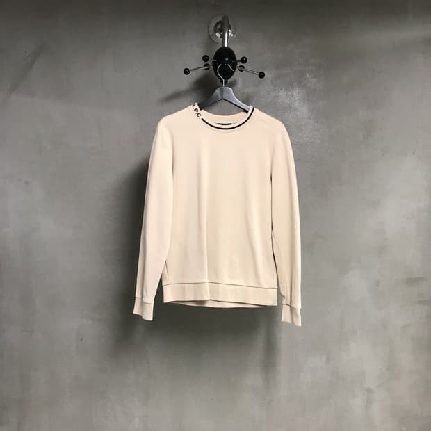 APC 아페쎄 넥로고 맨투맨 S