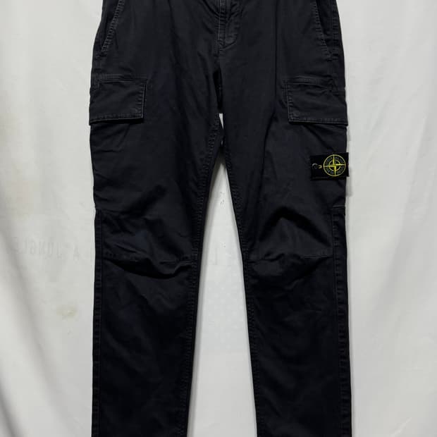32 스톤아일랜드 스키니핏 카고 팬츠