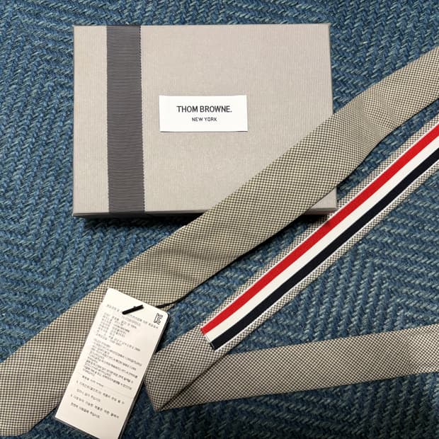 톰브라운 백화점판 그레이 타이