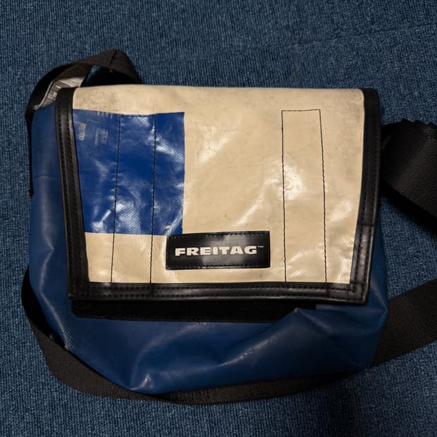 프라이탁 라씨 흰파