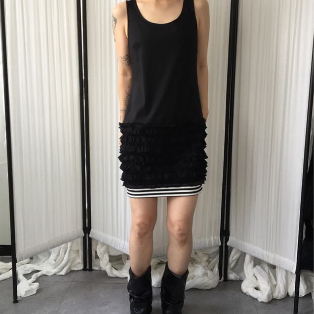 Layer point sleeveless onepiece