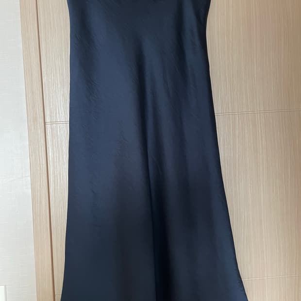 CTD 커넥팅더닷 새틴 스커트 