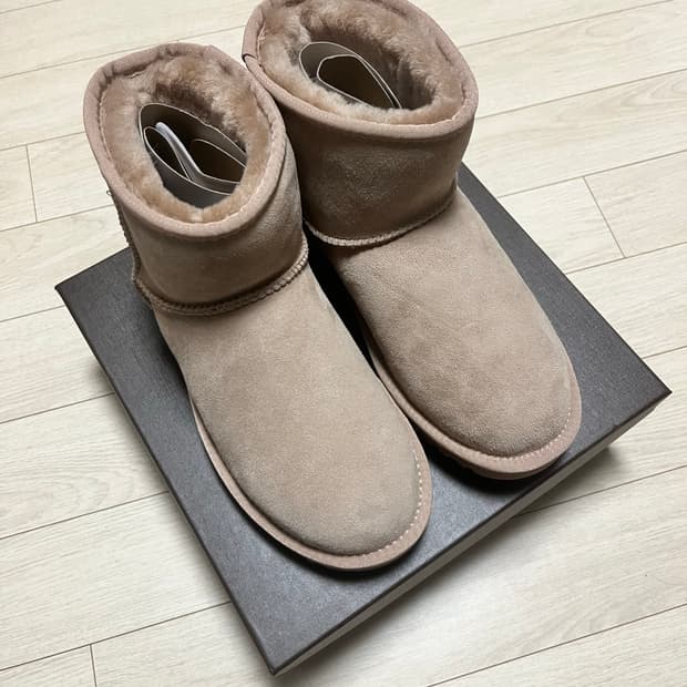 UGG 클래식 미니 플랫폼 부츠