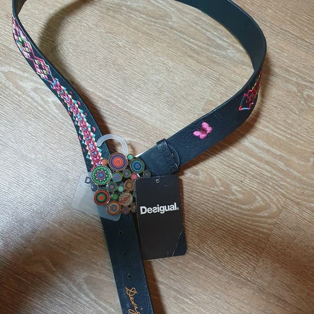 🎨 [정품/택새상품] 데시구알(Desigual) 에스닉 자수 포인트 가