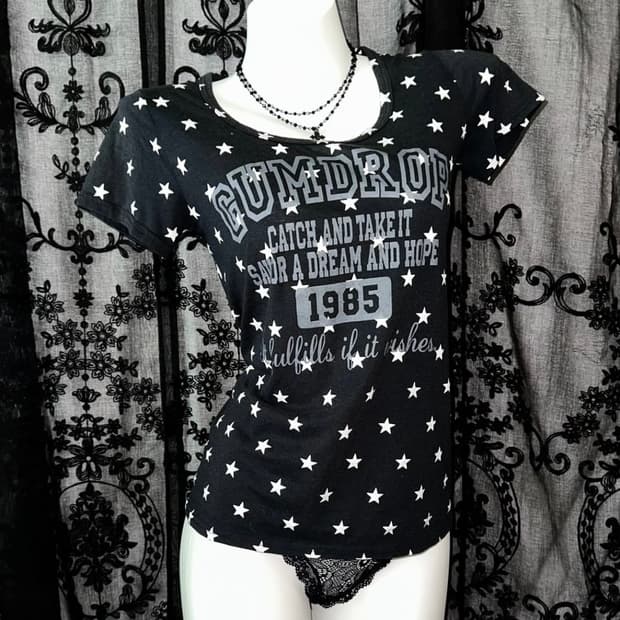 black star pattern graphic t-shirt