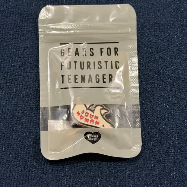 휴먼 메이드 애니멀 핀 뱃지 화이트