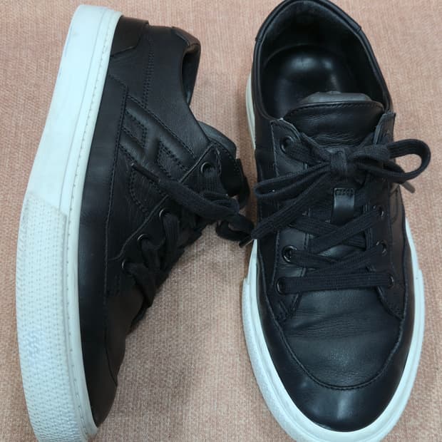 에르메스 정품  37사이즈- 딥 블랙 카프스킨 레더 스니커즈