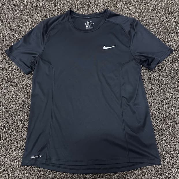 NIKE 나이키 드라이핏 기능티 운동복 반팔티셔츠 블랙 95(M)
