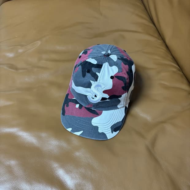 슈프림 23fw 피그먼트 카모 레드 S로고 6패널 볼캡 모자 (Camo)