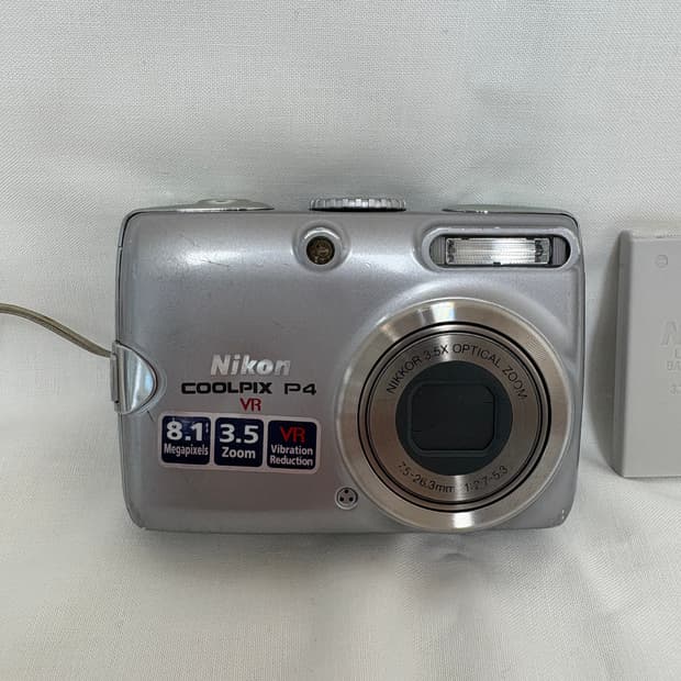 Nikon coolpix P4(니콘 쿨픽스 P4) 빈티지 카메라