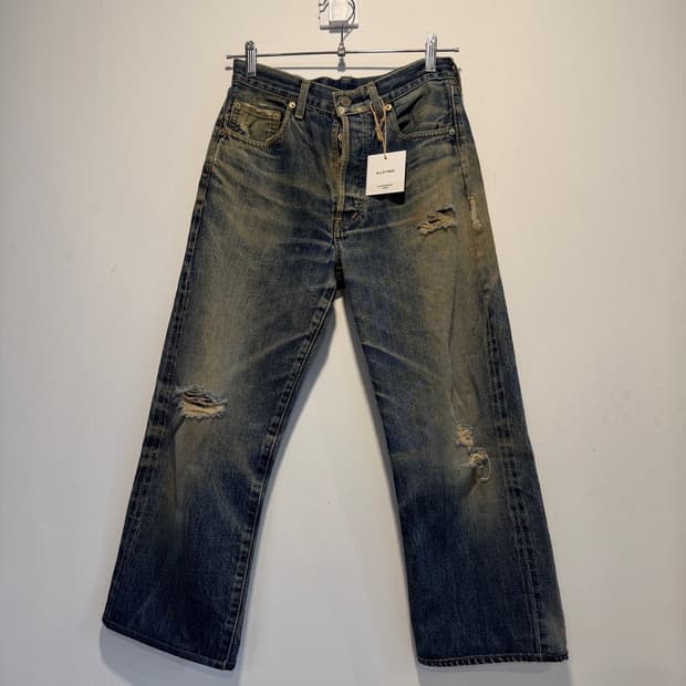 Levi’s 503B half jeans