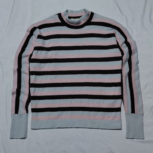 [S/무료배송] 안드레아 인콘트리 스트라이프 모크넥 니트