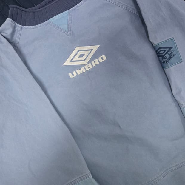 엄브로 아이코닉 드릴탑