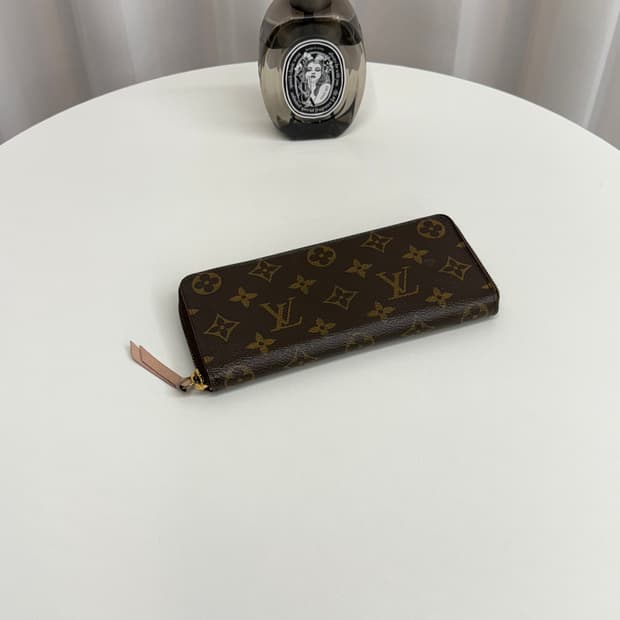 루이비통 클레망스 지퍼 장지갑 핑크