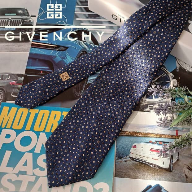 지방시 실크 네이비 4G로고 포인트 넥타이 9.3cm A등급 A19033