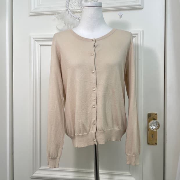 creambeige basic pearl button cardigan