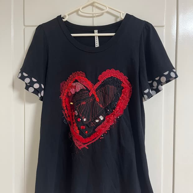 sunao kuwahara - heart dot t- shirts