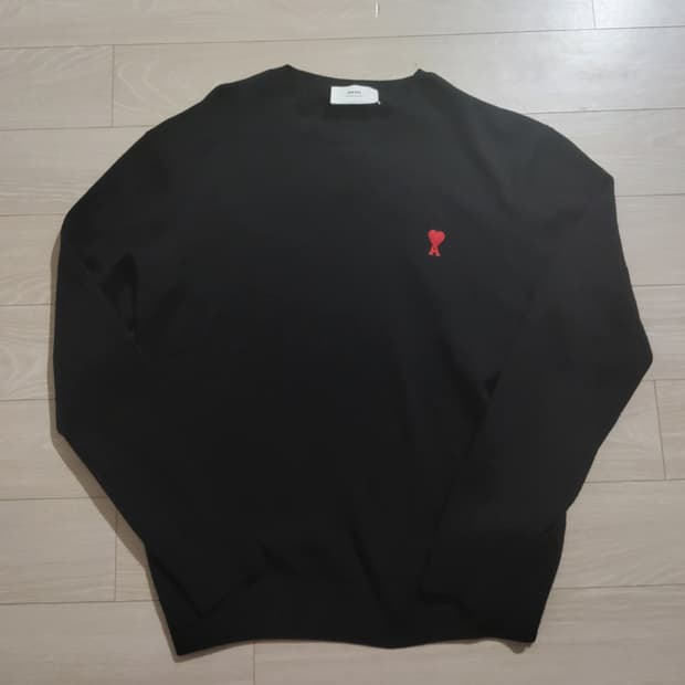 아미 블랙 니트