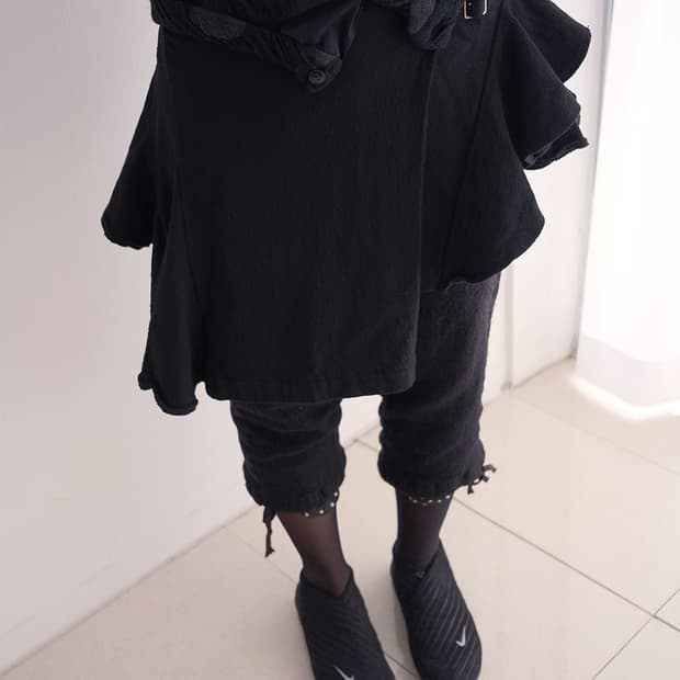 Shrunken wool frill layered wrap skirt