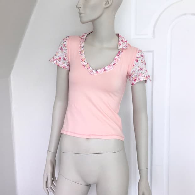 Floral Point collar Top