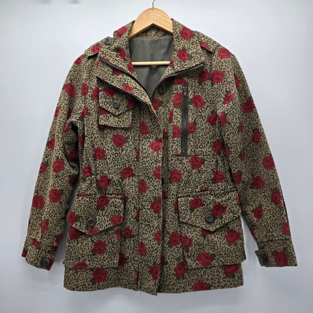 독특한 장미와 레오파드 패턴의 자켓