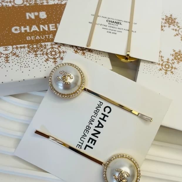 샤넬 뷰티 홀리데이 헤어핀 2종 
