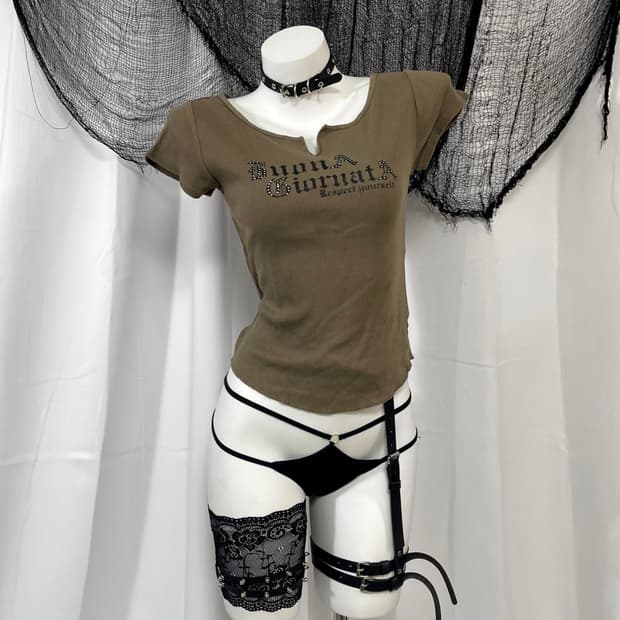 khaki lettering t-shirt