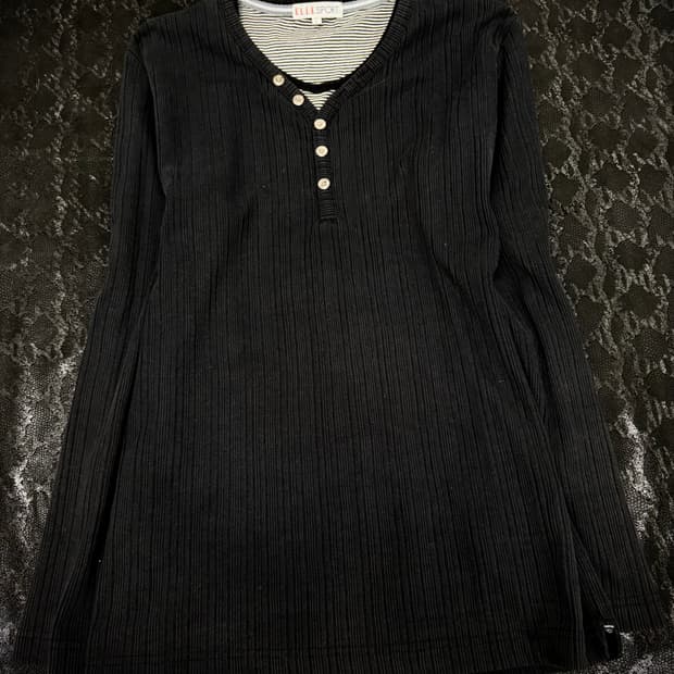 “Vintage” Minimal Mood Black Sleeve