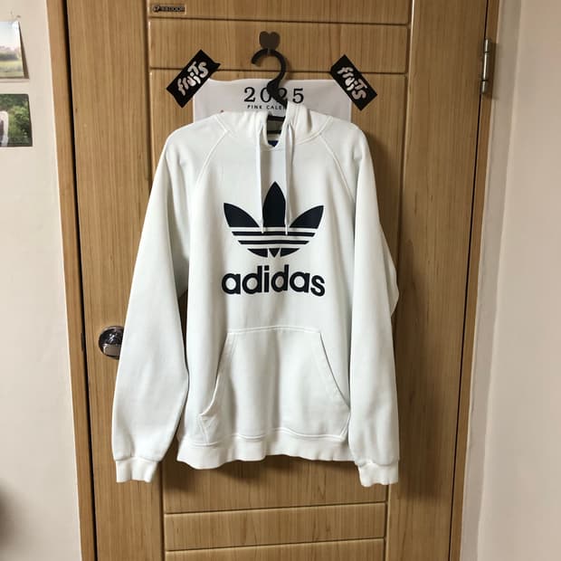 아디다스 화이트 후드티 🩹 