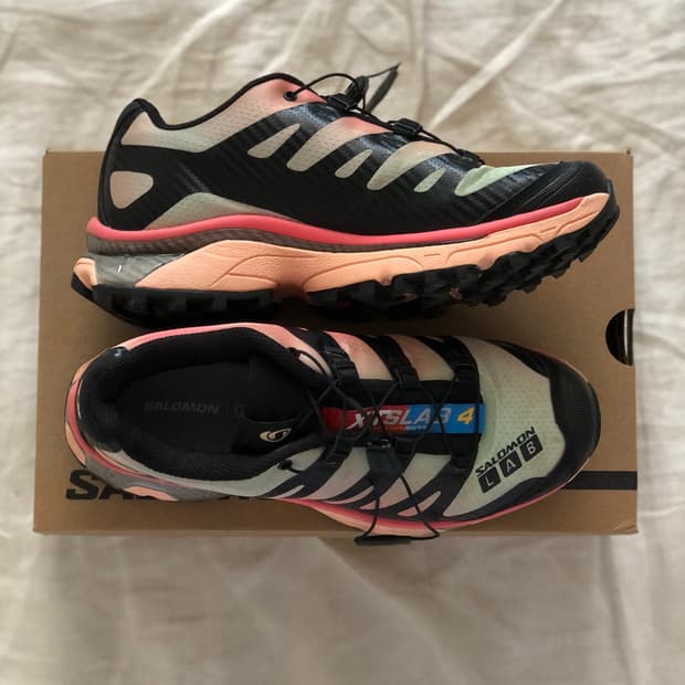 살로몬 XT-4 OG 블랙 슈가 코랄