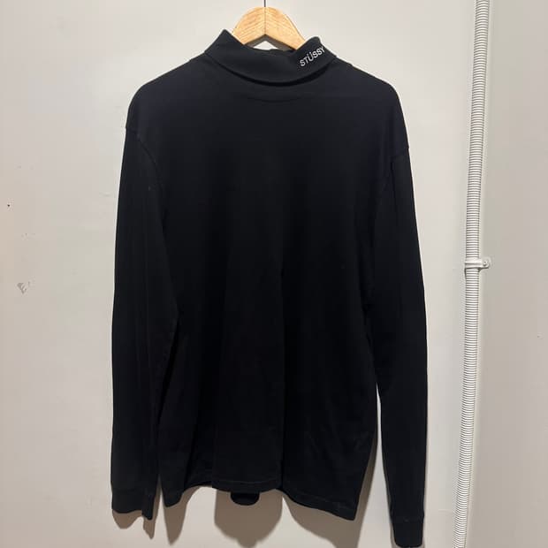 스투시 터틀넥 롱슬리브