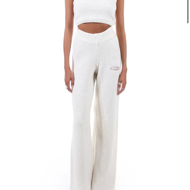 배드블러드 헤비웨이트 부클 니트탑