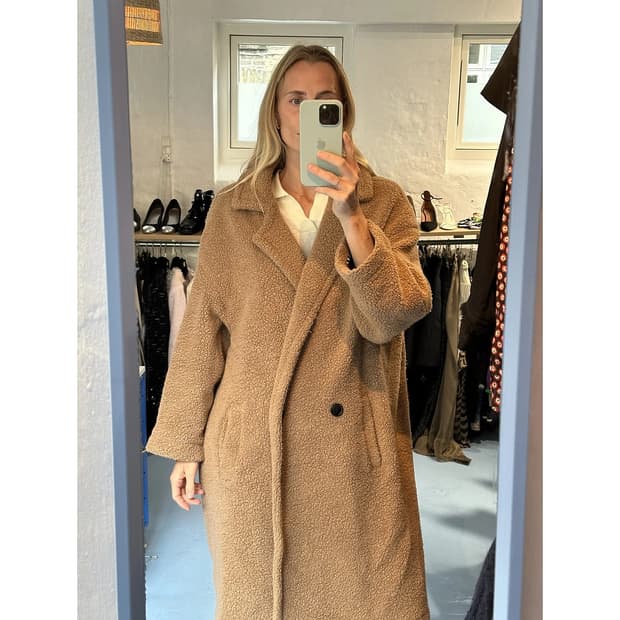 앤 베스트 ANNE VEST 테디베어 코트