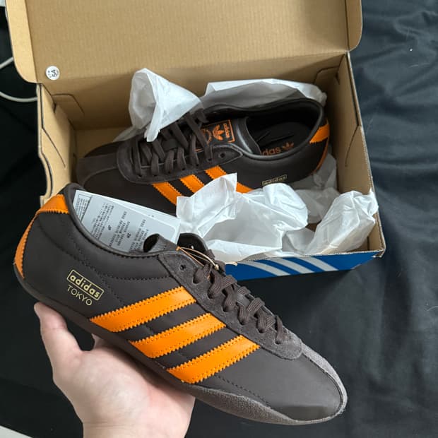 플리마켓🔥 아디다스 도쿄 다크 브라운 오렌지 jq3680