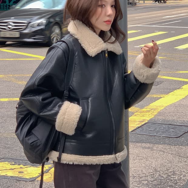 [택o 새상품] 니썸 애쉬튼레더무스탕 블랙 양털 하이넥