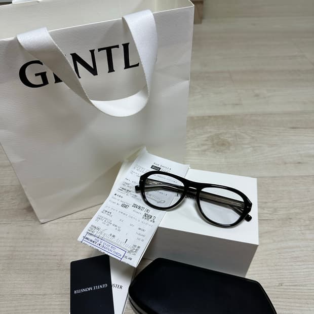 젠틀몬스터 오아 01 블랙 안경