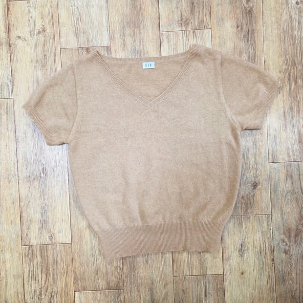 시에(SIE) V넥 폭스 반팔니트 55-66