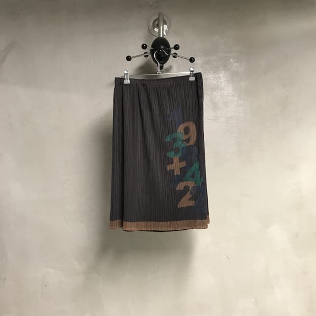 이세이 미야케 플리츠 플리즈 넘버 스커트 5(W)