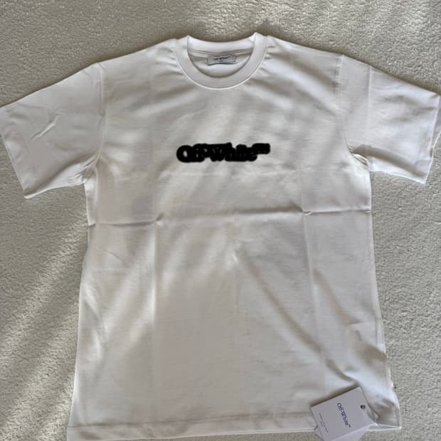 오프화이트 반팔