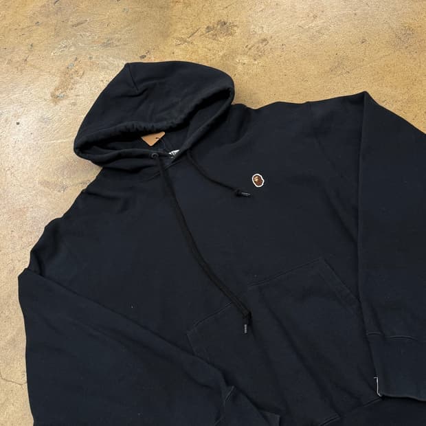 베이프 블랙 헤드 원 포인트 스몰로고 후드티