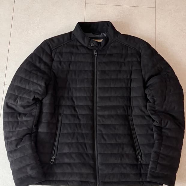 가끔, 자라가 생로랑 냄새를 낼 때가 있다.