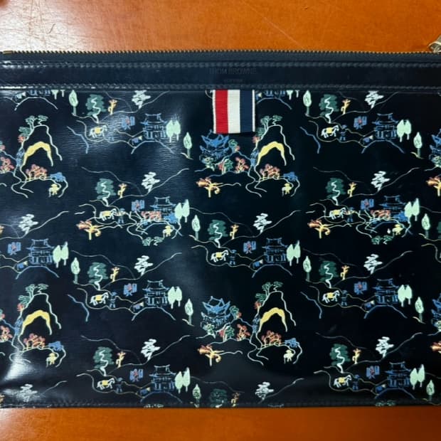 톰브라운 클러치백