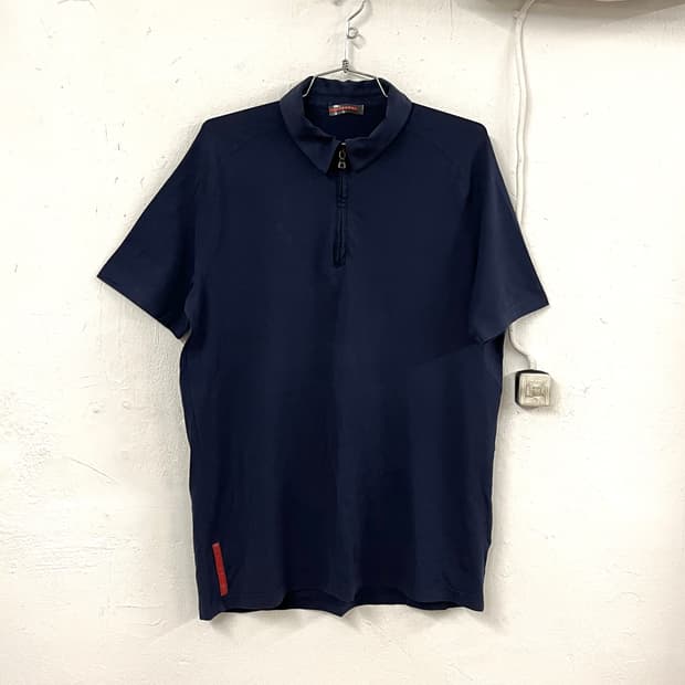 프라다 스포츠 백포켓 카라 반팔 티셔츠