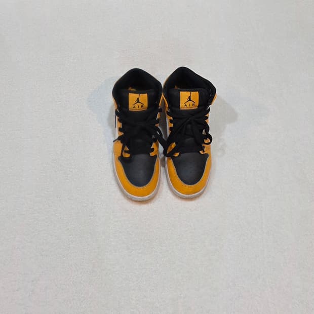 NIKE 나이키 에어 조던 1 미드 택시